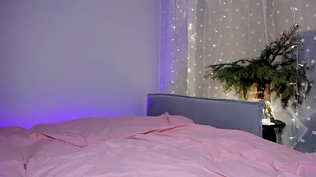 lina stones online show from December 3, 2025, 10:46 am