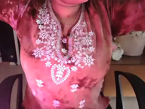 Snapshot of shivi_moto chatting on September 25, 2025, 5:22 am shivi moto online show from September 25, 2025, 5:22 am