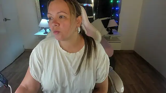 Snapshot of victoria_rosse520 chatting on February 25, 2025, 8:30 pm victoria rosse520 online show from February 25, 2025, 8:30 pm