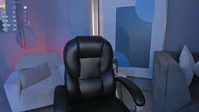 DannaCruz online show from November 16, 2025, 5:07 pm