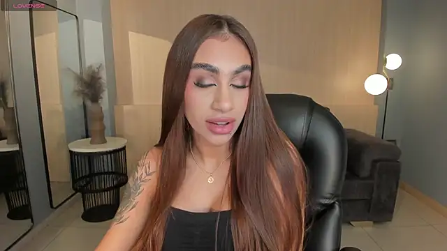 DannaCruz online show from January 13, 2026, 7:30 pm