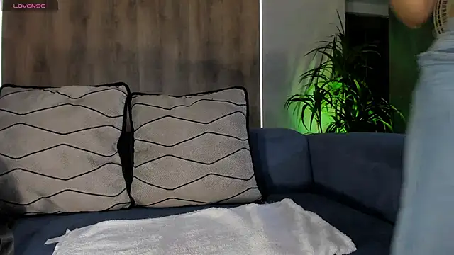 SophiePalmer online show from January 30, 2025, 12:59 pm