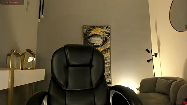 SophiePalmer online show from February 7, 2025, 1:22 pm