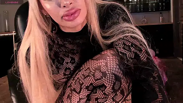 SophiePalmer online show from February 14, 2025, 5:03 pm