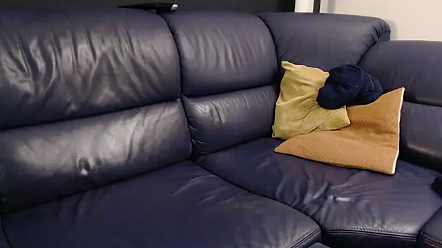 analbottom2 online show from November 4, 2025, 8:19 pm