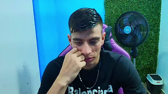 DEIBY BABY online show from January 17, 2025, 4:49 am