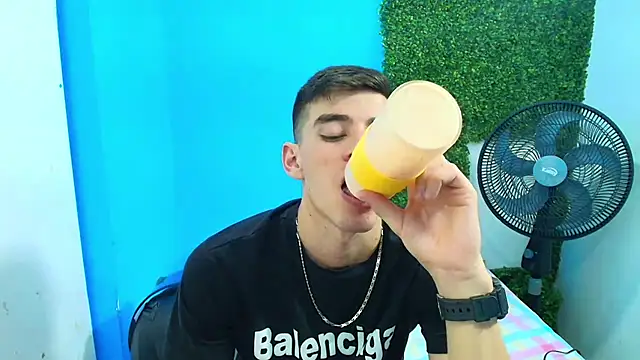 DEIBY BABY online show from January 29, 2025, 3:54 am