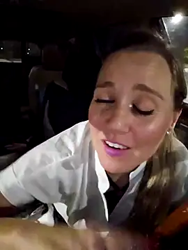 SkyelarSommer online show from February 3, 2025, 4:04 am