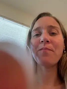 SkyelarSommer online show from September 20, 2025, 3:02 pm