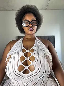 KnockoutBestie online show from March 4, 2025, 7:19 am