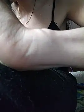 LissaThompsom online show from November 30, 2025, 9:30 pm