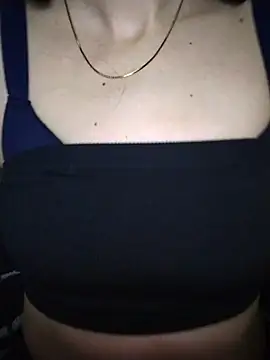 LissaThompsom online show from April 8, 2026, 3:56 pm