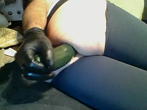 carlosxxx213 online show from March 16, 2026, 2:43 pm