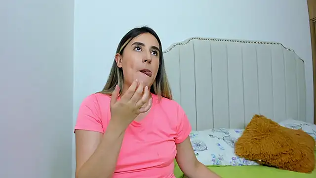 Hanna86 online show from February 7, 2025, 1:25 am