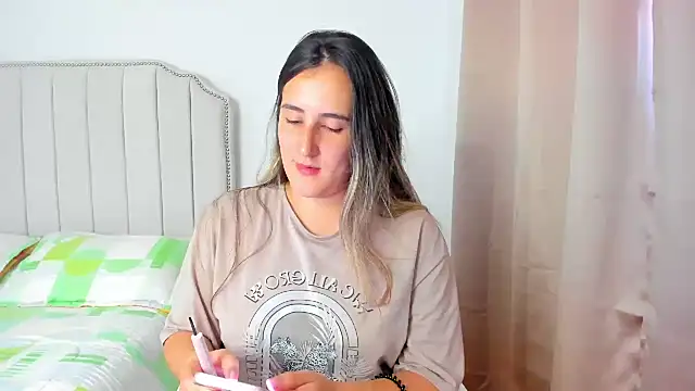 Hanna86 online show from September 23, 2025, 7:17 pm