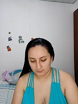Snapshot of Angeelus2 chatting on April 26, 2026, 3:21 pm Angeelus2 online show from April 26, 2026, 3:21 pm