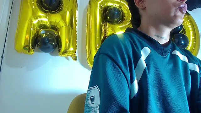 Tamarahryan online show from December 15, 2025, 1:26 pm