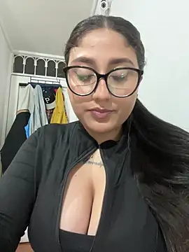 Snapshot of croftsmila chatting on April 28, 2026, 11:43 pm croftsmila online show from April 28, 2026, 11:43 pm