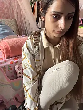 LaPetitechienne1 online show from March 11, 2025, 7:48 am