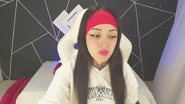 farichell online show from September 12, 2025, 8:31 pm