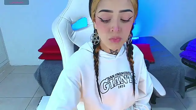 farichell online show from April 19, 2026, 10:12 pm