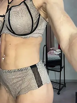 Milf Tea online show from February 26, 2025, 4:14 am