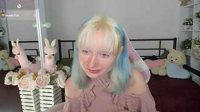 Katia Kim online show from April 20, 2026, 5:48 pm