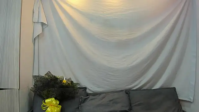 Mhelanny2 online show from February 20, 2026, 9:15 pm