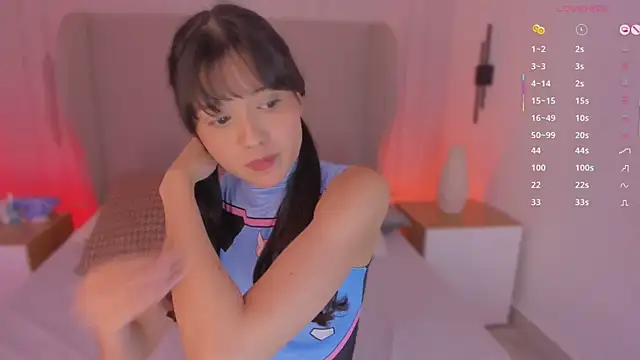 luisah  online show from October 24, 2025, 7:54 pm