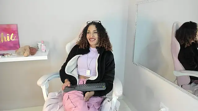 StefanyMiler online show from January 10, 2025, 9:23 am