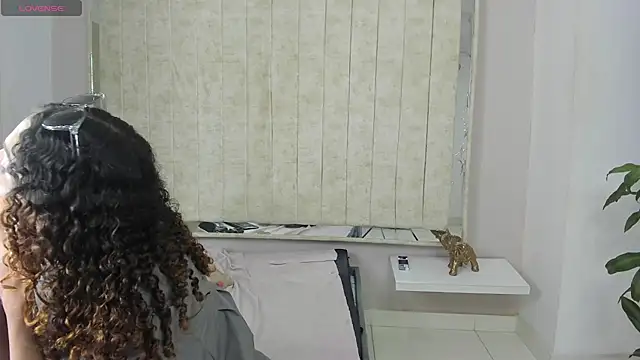 StefanyMiler online show from February 12, 2025, 9:52 am