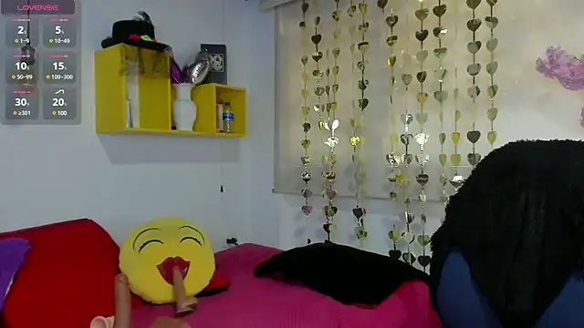 yasmin goldenst online show from January 15, 2025, 7:44 pm