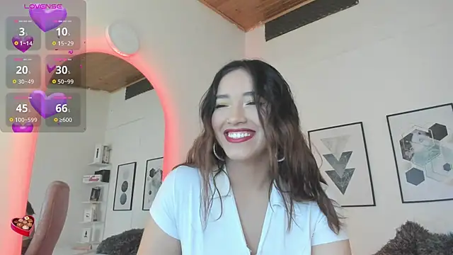 cristal  hot 1 online show from February 4, 2025, 7:07 am