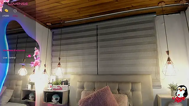 cristal  hot 1 online show from February 6, 2026, 5:01 am