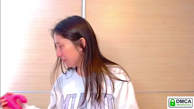 Snapshot of Sophi_Cute chatting on April 25, 2026, 1:14 pm Sophi Cute online show from April 25, 2026, 1:14 pm