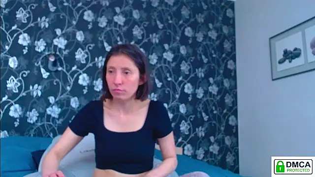 Snapshot of Sophi_Cute chatting on May 25, 2026, 12:22 pm Sophi Cute online show from May 25, 2026, 12:22 pm
