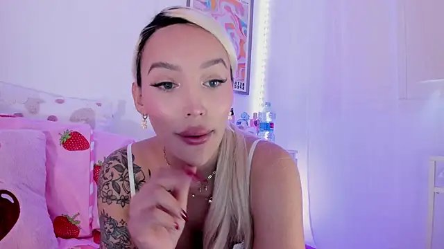  viioletweekend  online show from February 25, 2025, 4:31 pm