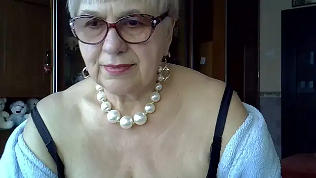 SweetCherry27 online show from March 3, 2025, 8:49 am