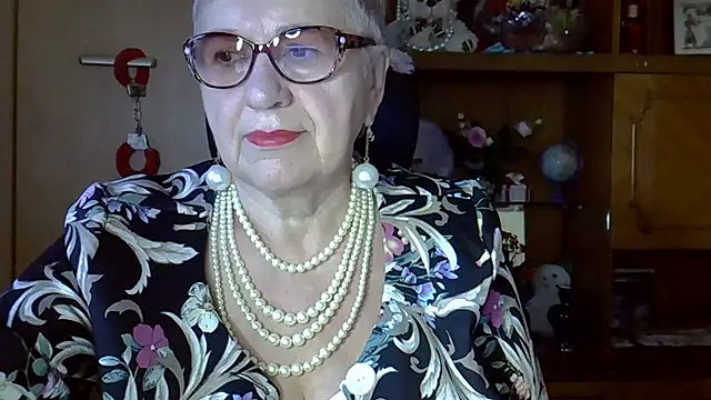 SweetCherry27 online show from October 2, 2025, 5:25 am