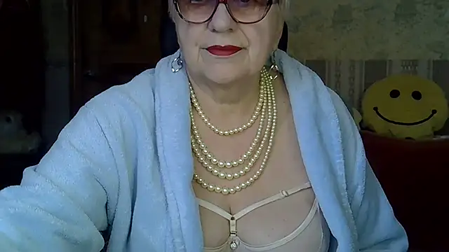 SweetCherry27 online show from April 8, 2026, 4:45 am