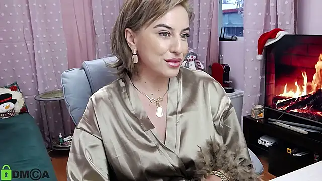 CarrieLoveX online show from December 23, 2024, 6:11 am