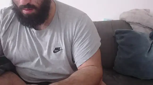 hugemachohandsome online show from January 10, 2025, 10:06 am