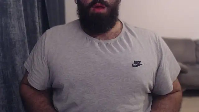 hugemachohandsome online show from September 11, 2025, 8:42 pm