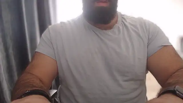 hugemachohandsome online show from September 17, 2025, 2:19 pm