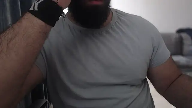 hugemachohandsome online show from October 5, 2025, 8:23 am