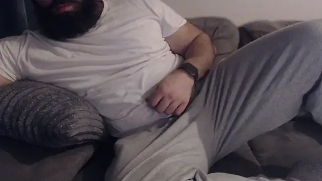 hugemachohandsome online show from January 31, 2026, 11:25 pm