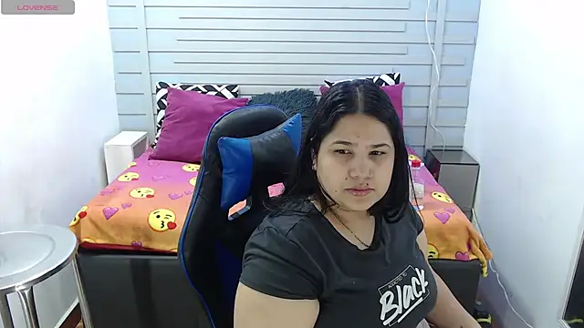 evelin zaens online show from February 8, 2025, 3:52 am