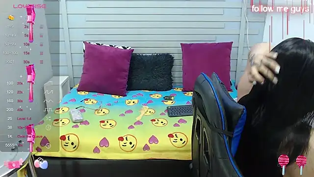 evelin zaens online show from February 17, 2025, 4:09 am