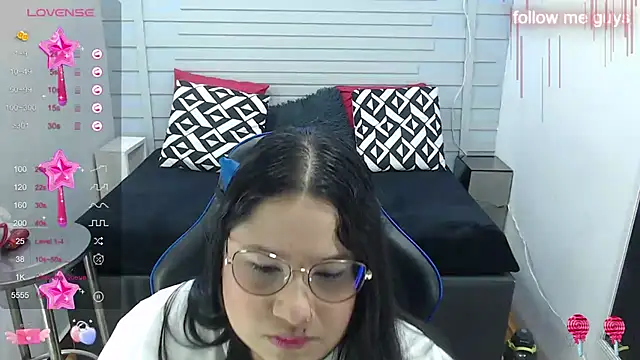 evelin zaens online show from March 13, 2025, 4:16 am