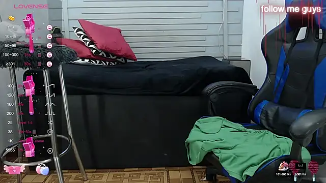 evelin zaens online show from March 13, 2025, 10:26 am